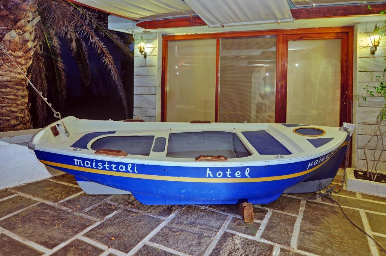 Maistrali Livadi  Extérieur photo